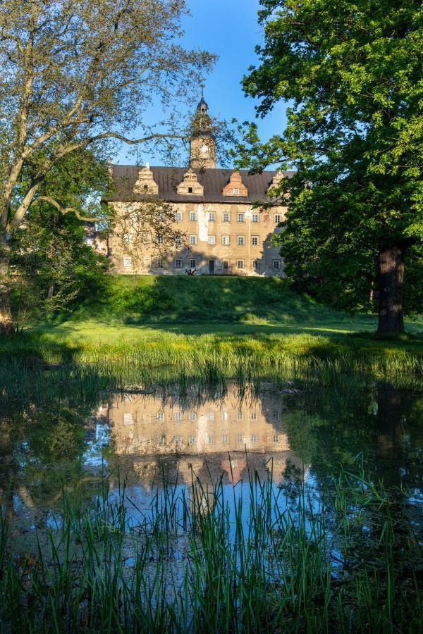 Pałac Gorzanów Exterior foto